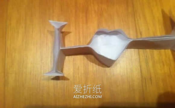 怎么用一张纸折纸情人节I LOVE YOU折法图解- www.aizhezhi.com