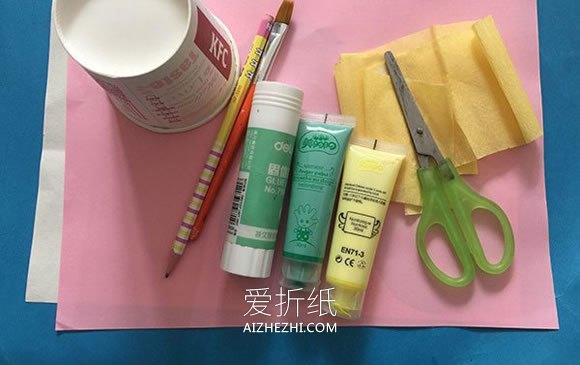 幼儿怎么做马蹄莲贴画的方法教程- www.aizhezhi.com