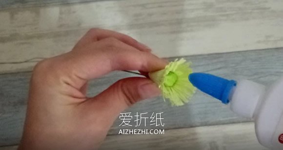 怎么做皱纹纸罂粟花的手工图解教程- www.aizhezhi.com