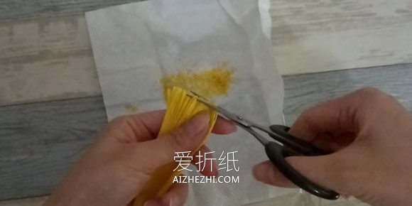 怎么做皱纹纸罂粟花的手工图解教程- www.aizhezhi.com