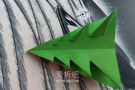 怎么简单折纸立体圣诞树的折法图解- www.aizhezhi.com