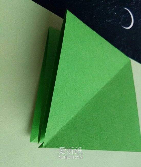 怎么简单折纸立体圣诞树的折法图解- www.aizhezhi.com