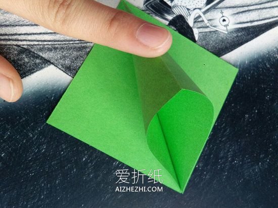 怎么简单折纸立体圣诞树的折法图解- www.aizhezhi.com