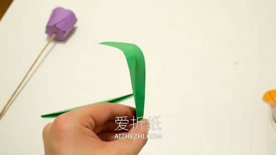 怎么做卡纸郁金香花 简单手工制作教师节礼物- www.aizhezhi.com