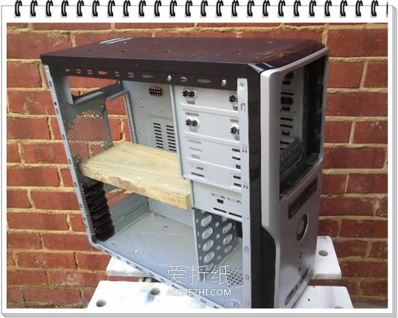 怎么把旧电脑主机改造成花架的DIY制作教程- www.aizhezhi.com