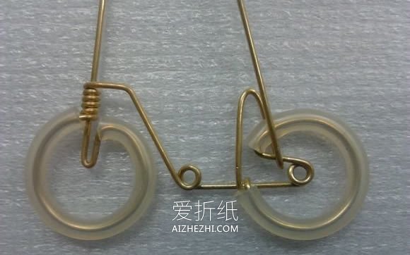 怎么用铜丝做迷你自行车模型的手工教程- www.aizhezhi.com