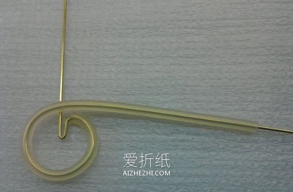 怎么用铜丝做迷你自行车模型的手工教程- www.aizhezhi.com