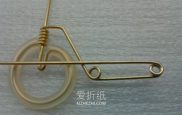 怎么用铜丝做迷你自行车模型的手工教程- www.aizhezhi.com