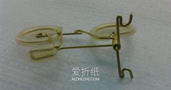 怎么用铜丝做迷你自行车模型的手工教程- www.aizhezhi.com