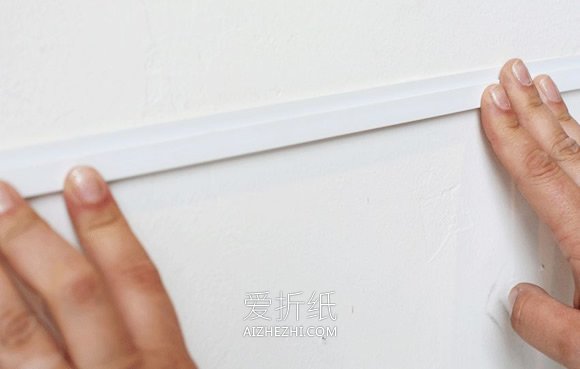 怎么用塑料条手工制作照片墙的方法图解- www.aizhezhi.com