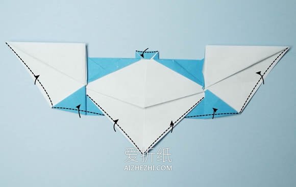 怎么手工折纸蝙蝠侠的蝙蝠镖的折法图解- www.aizhezhi.com
