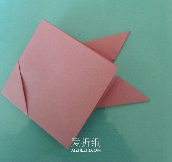 幼儿怎么简单折纸小金鱼的图解教程- www.aizhezhi.com