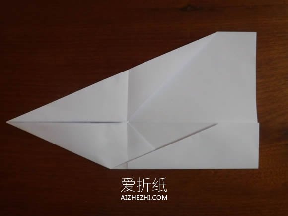 怎么折纸飞得又快又稳的纸飞机的折法步骤图- www.aizhezhi.com