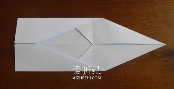 怎么折纸飞得又快又稳的纸飞机的折法步骤图- www.aizhezhi.com