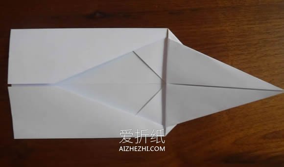 怎么折纸飞得又快又稳的纸飞机的折法步骤图- www.aizhezhi.com