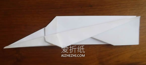 怎么折纸飞得又快又稳的纸飞机的折法步骤图- www.aizhezhi.com