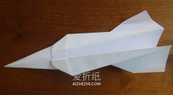 怎么折纸飞得又快又稳的纸飞机的折法步骤图- www.aizhezhi.com