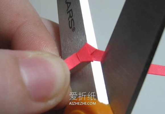 怎么手工折纸制作幸运星戒指的方法图解- www.aizhezhi.com