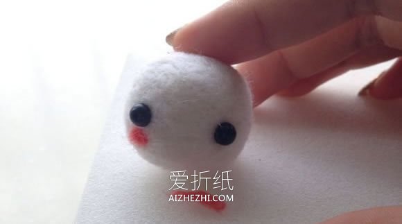 怎么做超萌羊毛毡兔子的手工图解教程- www.aizhezhi.com