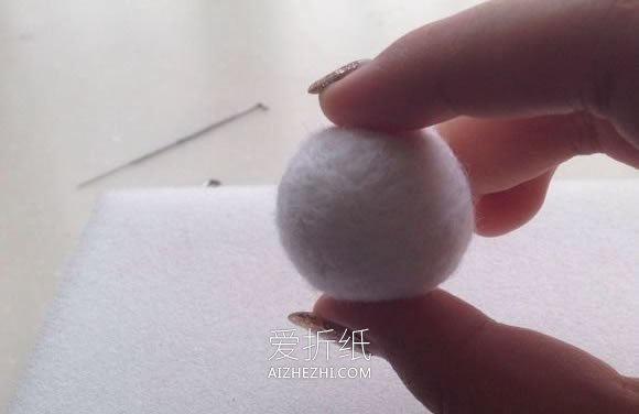 怎么做超萌羊毛毡兔子的手工图解教程- www.aizhezhi.com