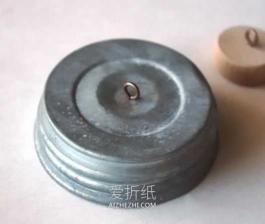 玻璃瓶废物利用 怎么DIY制作漂亮风铃的教程- www.aizhezhi.com