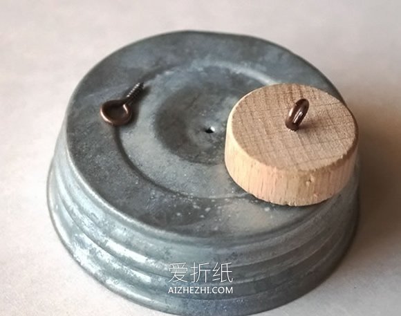 玻璃瓶废物利用 怎么DIY制作漂亮风铃的教程- www.aizhezhi.com