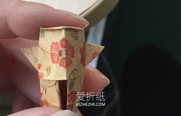 怎么手工折纸逼真又漂亮金鱼的折法图解- www.aizhezhi.com