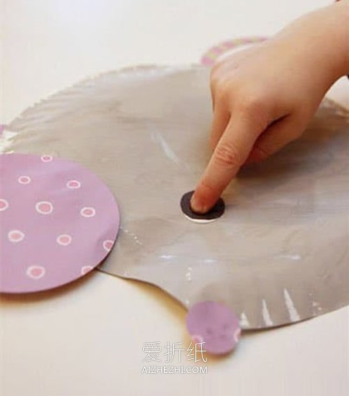 幼儿园怎么做纸盘老鼠的手工教程- www.aizhezhi.com