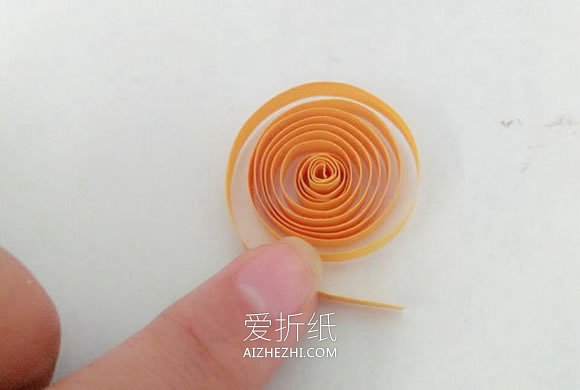 怎么手工做衍纸菊花画的方法图解- www.aizhezhi.com