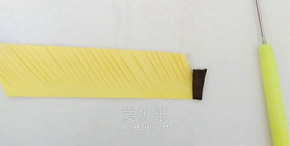 怎么手工做衍纸菊花画的方法图解- www.aizhezhi.com