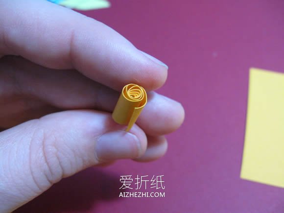 怎么用彩纸手工制作美丽花环头饰的方法- www.aizhezhi.com