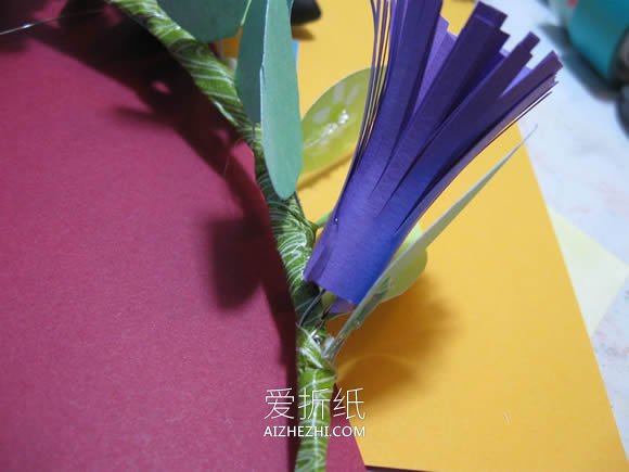 怎么用彩纸手工制作美丽花环头饰的方法- www.aizhezhi.com