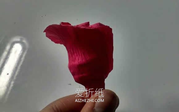 怎么用皱纹纸做香槟玫瑰花的手工图解教程- www.aizhezhi.com