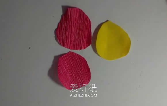 怎么用皱纹纸做香槟玫瑰花的手工图解教程- www.aizhezhi.com