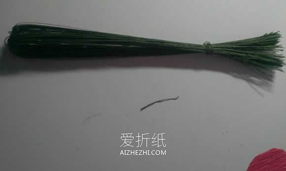 怎么用皱纹纸做香槟玫瑰花的手工图解教程- www.aizhezhi.com