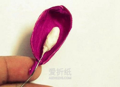 怎么做皱纹纸郁金香花的手工制作图解- www.aizhezhi.com