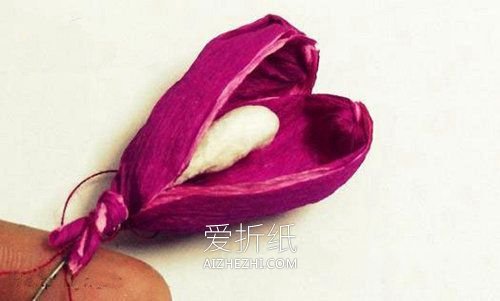 怎么做皱纹纸郁金香花的手工制作图解- www.aizhezhi.com