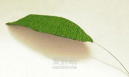 怎么做皱纹纸郁金香花的手工制作图解- www.aizhezhi.com