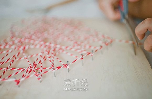 怎么做绕线爱心装饰画的手工制作教程- www.aizhezhi.com