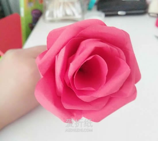 怎么手工做彩纸玫瑰花的制作过程图解- www.aizhezhi.com