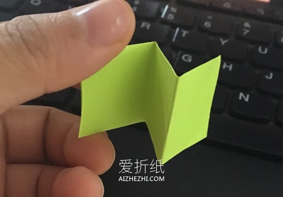 怎么折纸蝴蝶的简单折法图解教程- www.aizhezhi.com