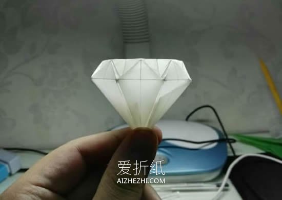 怎么手工折纸复杂立体钻石的折法图解过程- www.aizhezhi.com