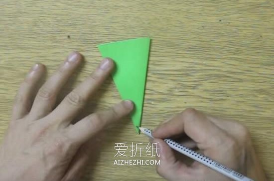 怎么剪纸六折团花的折法和剪法图解- www.aizhezhi.com