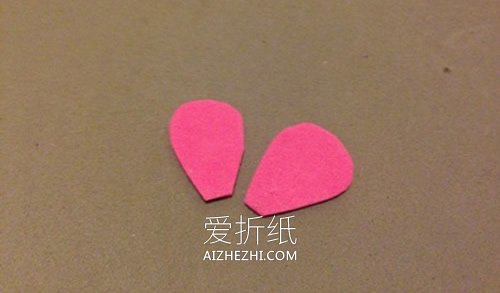 怎么简单做松果小老鼠的方法图解教程- www.aizhezhi.com