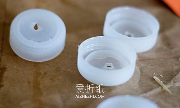 怎么把果汁盒废物利用 手工制作玩具小汽车- www.aizhezhi.com