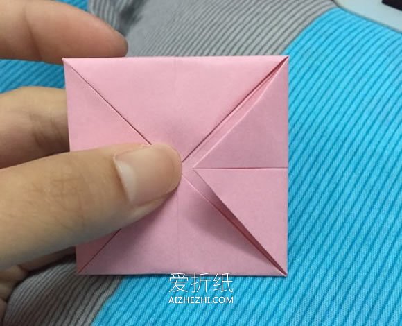 怎么简单折纸四瓣花盒的折法步骤图解- www.aizhezhi.com