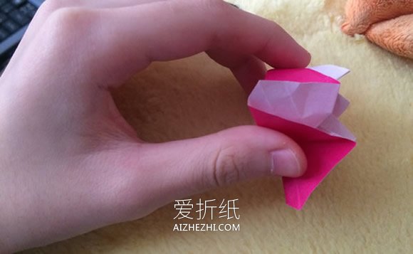 怎么手工折叠立体玫瑰花的折法过程步骤- www.aizhezhi.com