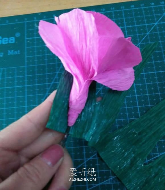 怎么做美丽皱纹纸花的简单制作方法图解- www.aizhezhi.com