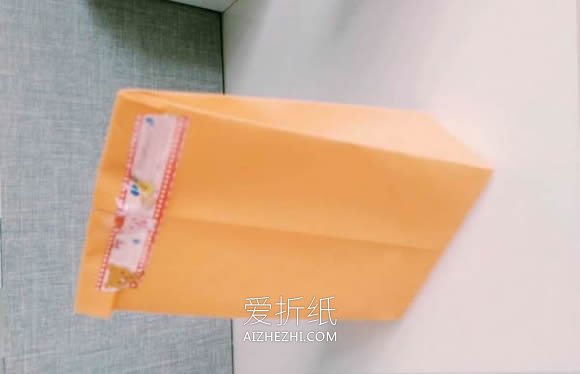 怎么做简单礼品纸袋的折纸方法图解教程- www.aizhezhi.com