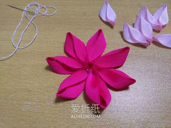 怎么做缎带莲花发夹头花的制作方法图解教程- www.aizhezhi.com